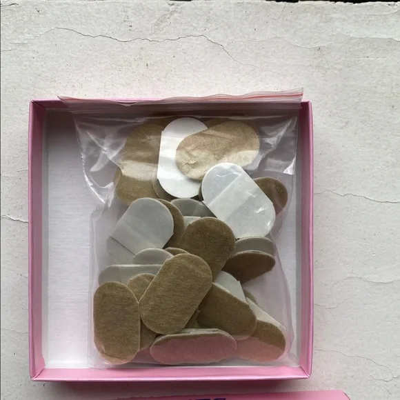 Frownies Gentle Lifts and Facial Patches - Picture 2 of 3